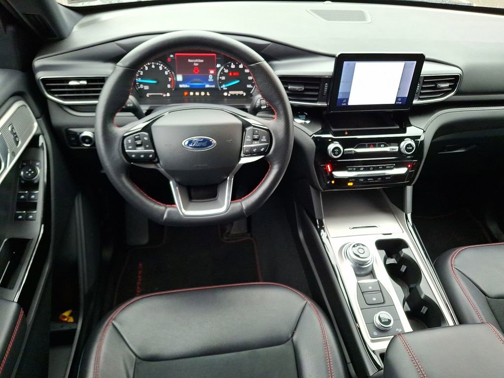 Certified 2023 Ford Explorer ST-Line image 2