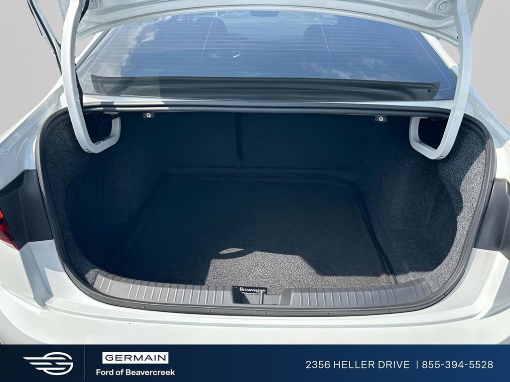 Used 2024 Volkswagen Jetta SE image 23