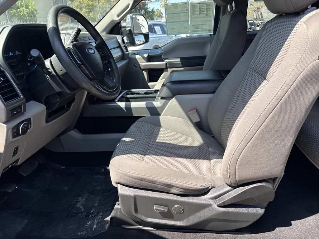 Certified 2019 Ford F250 XLT w/ XLT Premium Package RWD image 18