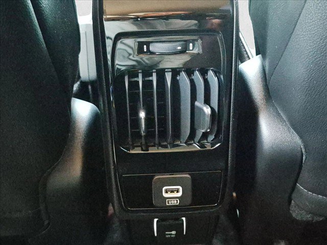 Used 2025 Jeep Compass Latitude AWD/4WD image 16