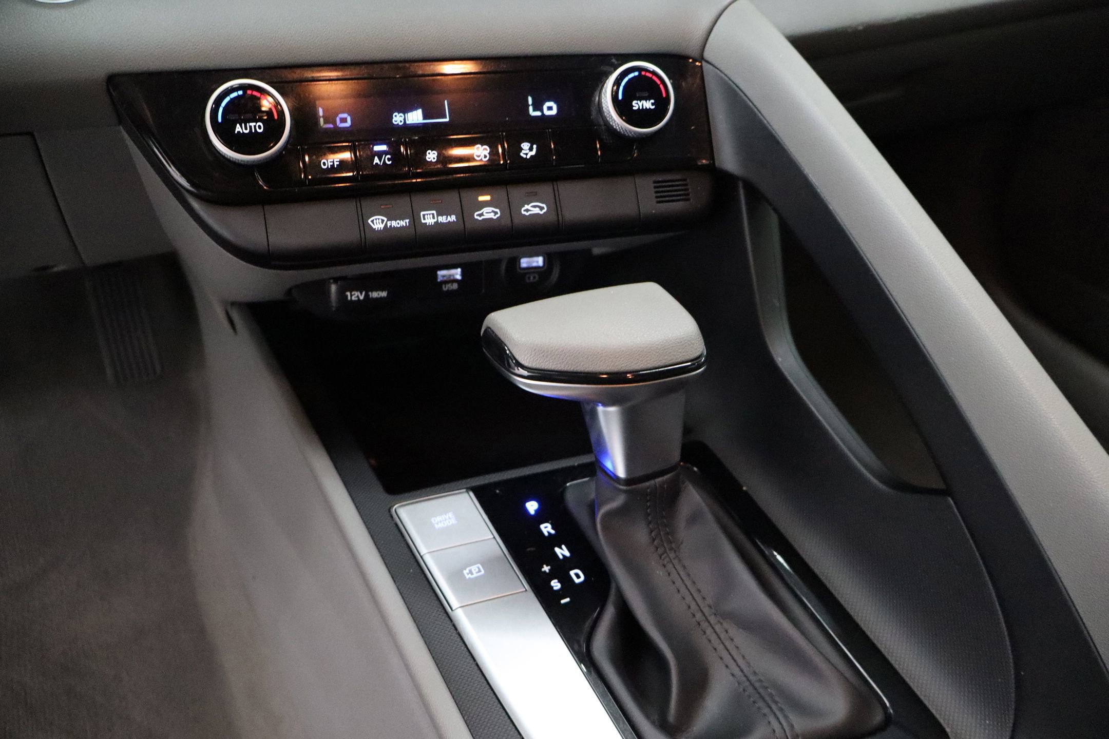 Used 2022 Hyundai Elantra SEL w/ Preferred Accessory Package image 20