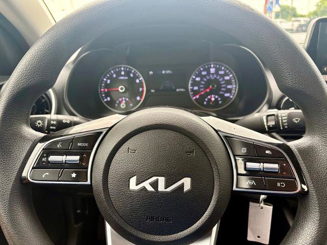 Used 2022 Kia Forte LXS FWD image 15