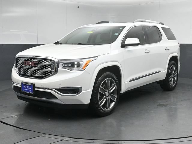Used 2019 GMC Acadia Denali w/ Technology Package FWD image 3
