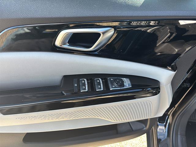 Used 2022 Kia Carnival EX FWD image 14