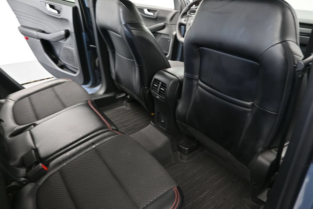 Certified 2023 Ford Escape ST-Line Select AWD/4WD image 13