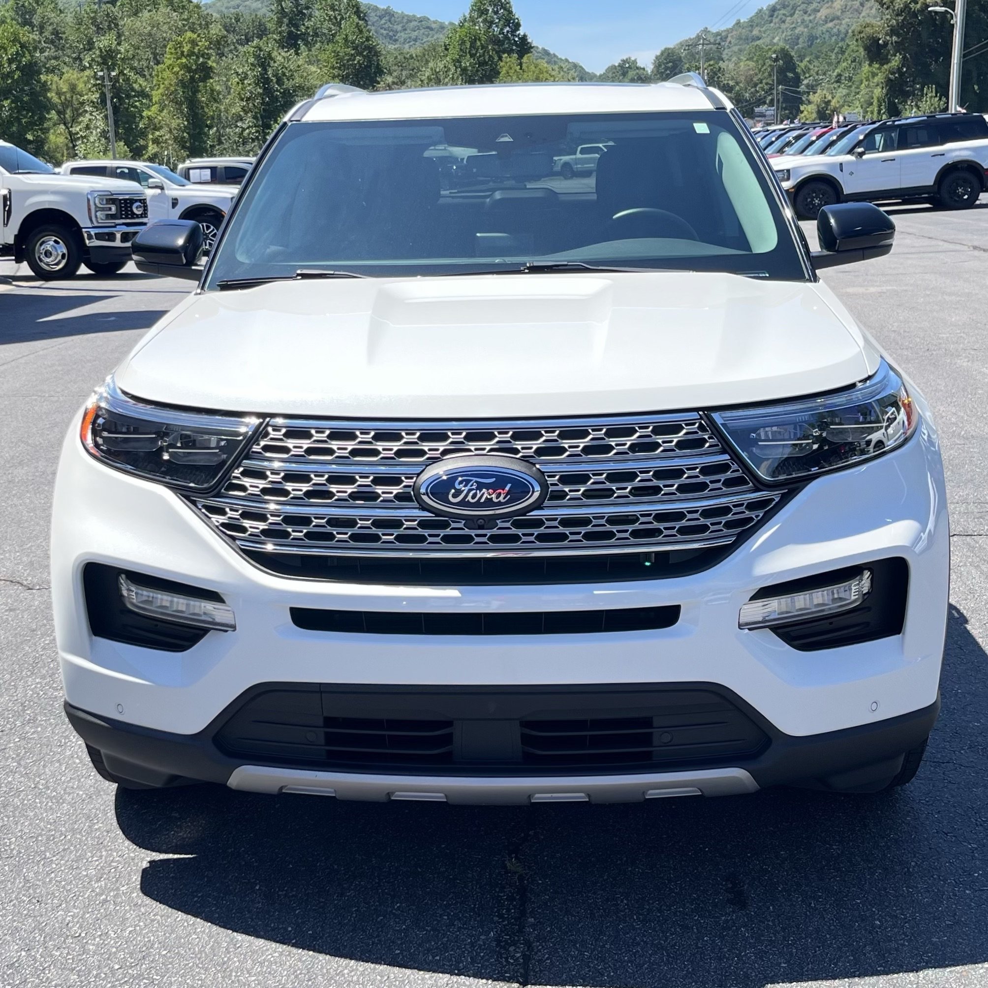 Certified 2024 Ford Explorer Limited w/ Limited Technology Package AWD/4WD image 3