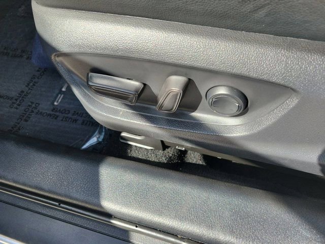 Used 2020 Toyota Camry XSE FWD image 22