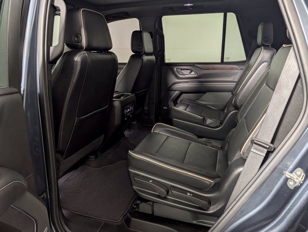Used 2021 Chevrolet Tahoe Premier w/ Premium Package RWD image 11