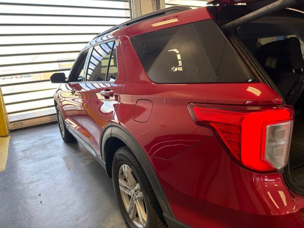 Certified 2021 Ford Explorer XLT AWD/4WD image 9