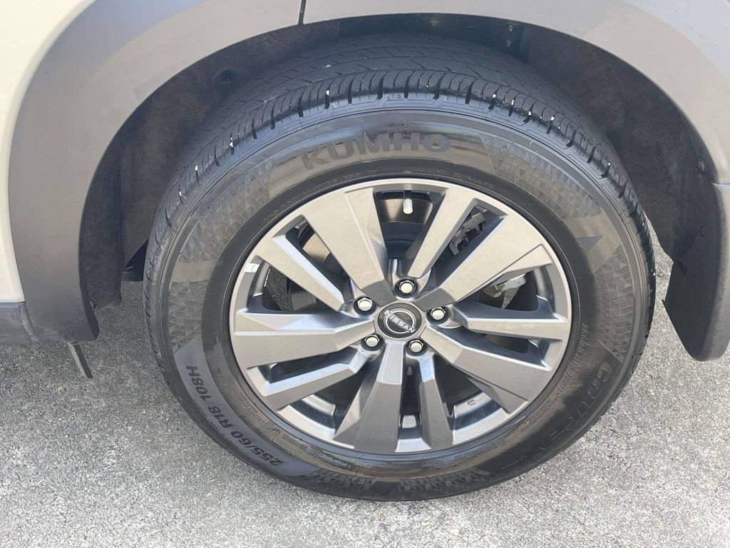Used 2024 Nissan Pathfinder SV w/ SV Premium Package FWD image 9
