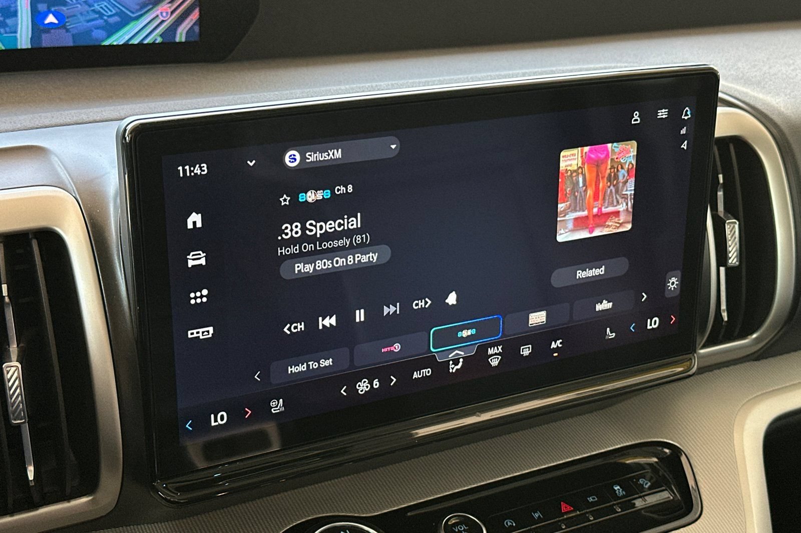 Certified 2025 Ford Expedition Active AWD/4WD image 18