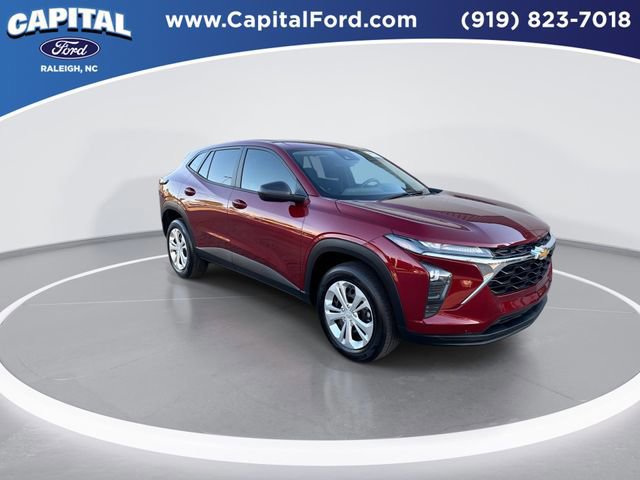 Used 2025 Chevrolet Trax LS image 8