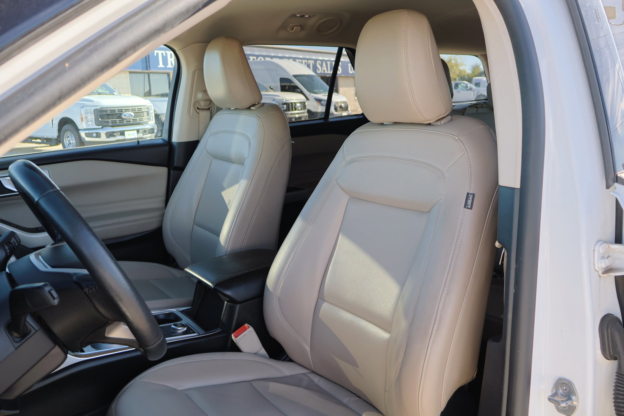 Certified 2022 Ford Explorer XLT w/ Equipment Group 202A image 14