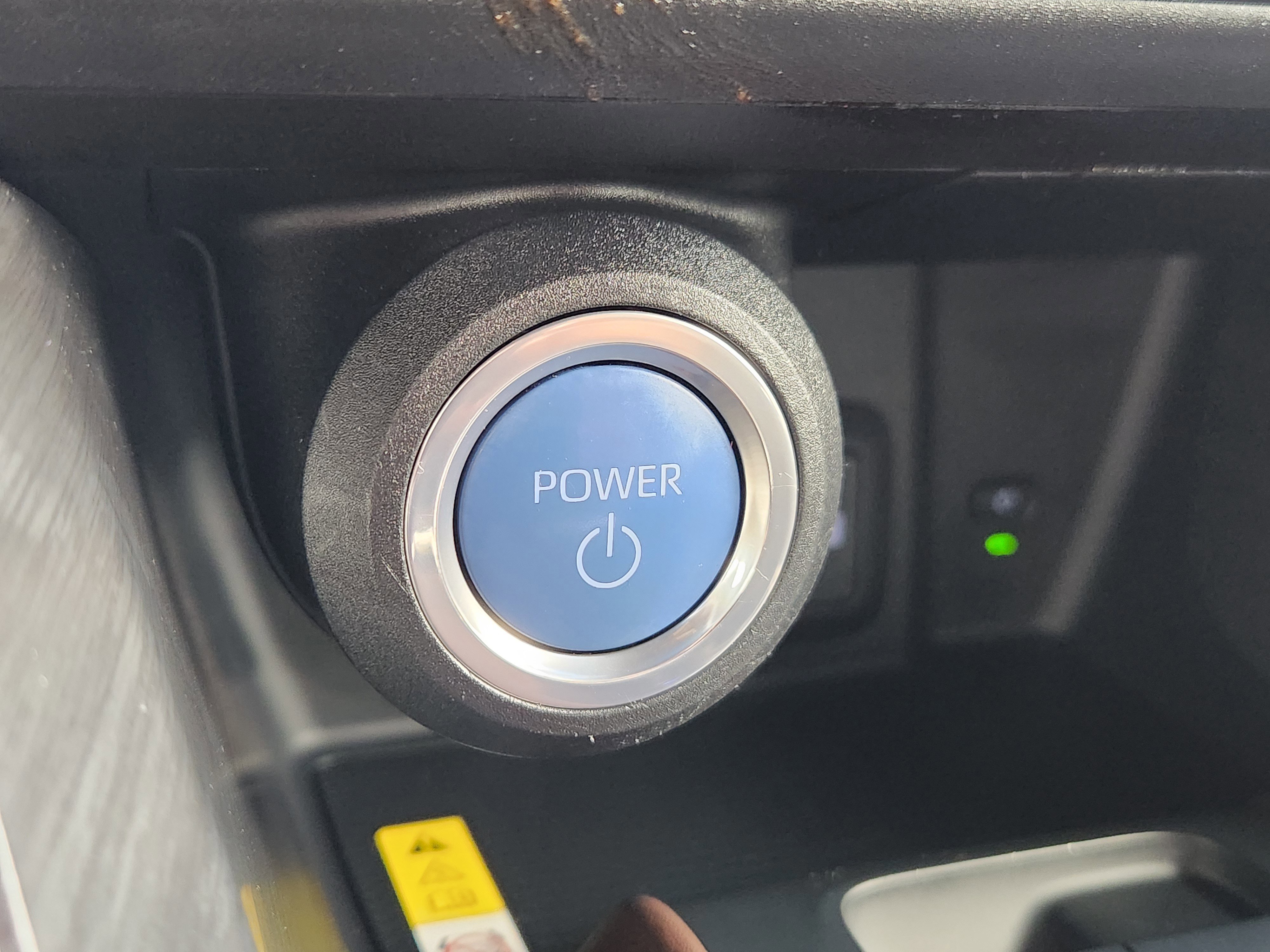 Used 2022 Toyota Venza XLE AWD/4WD image 16