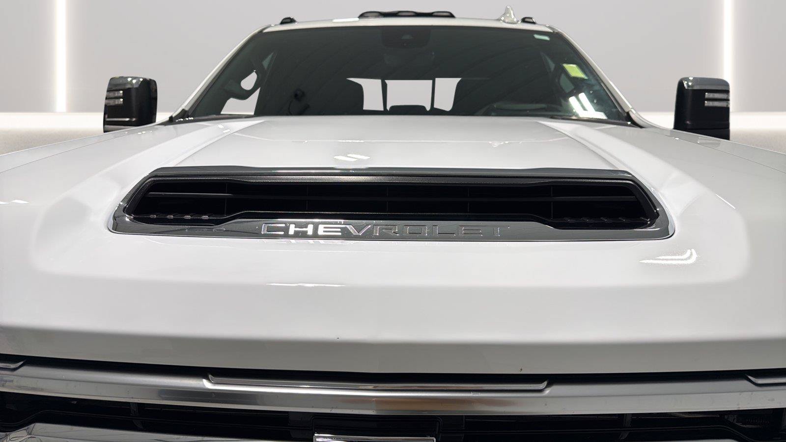 Used 2026 Chevrolet Silverado 2500 High Country w/ Technology Package AWD/4WD image 32
