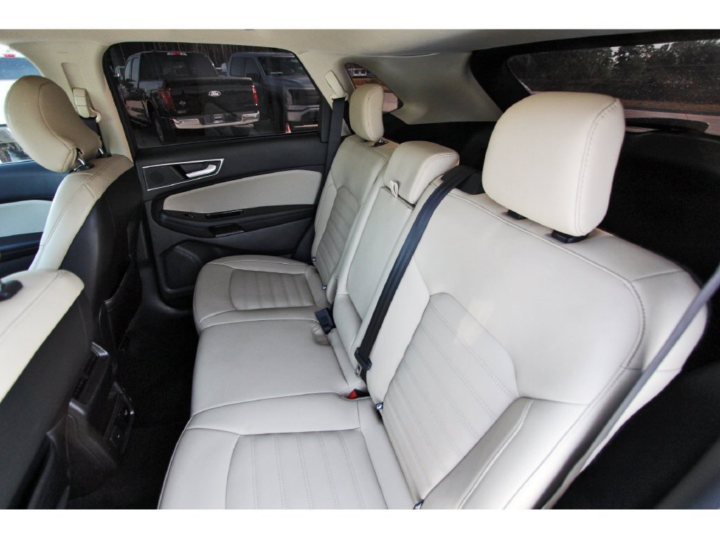 Certified 2019 Ford Edge SEL w/ Equipment Group 201A FWD image 13