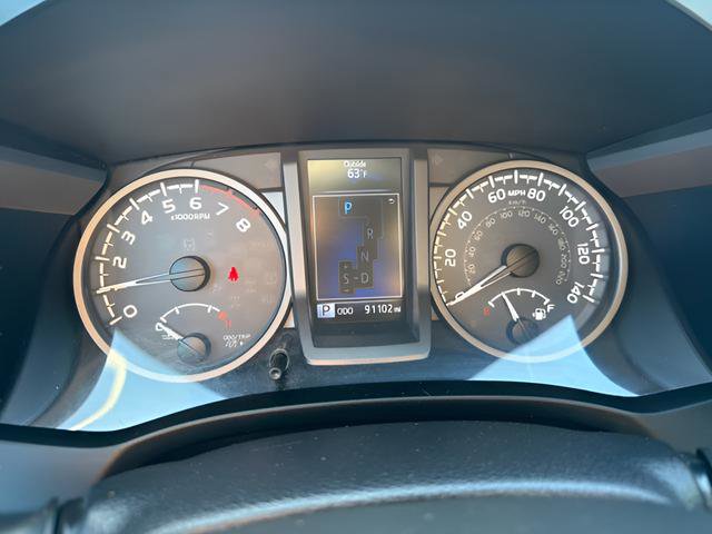 Used 2017 Toyota Tacoma TRD Off-Road w/ Premium & Technology Package AWD/4WD image 12