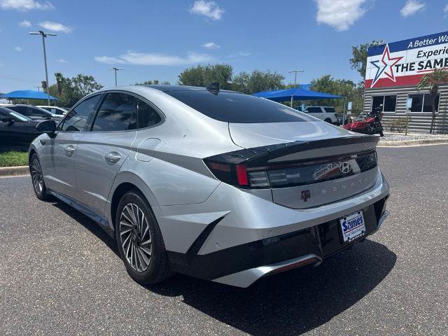 Used 2025 Hyundai Sonata Limited FWD image 3