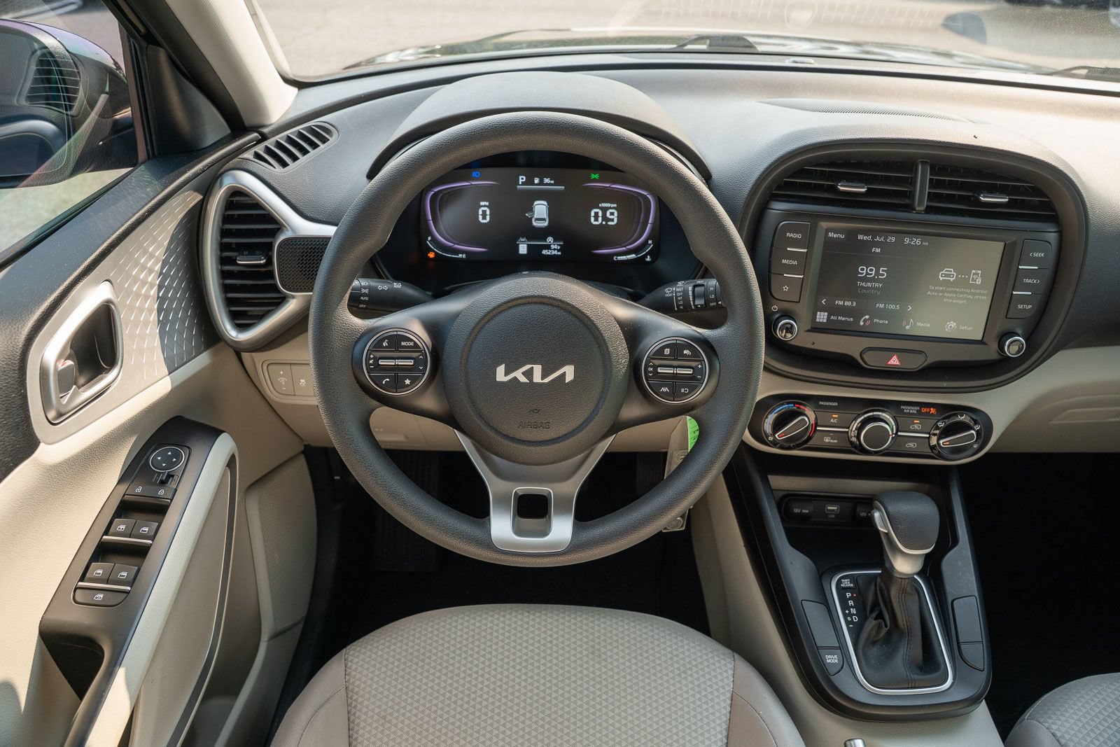 Used 2023 Kia Soul LX FWD image 23
