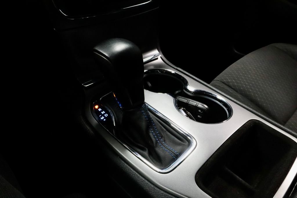 Used 2018 Jeep Grand Cherokee Laredo image 32