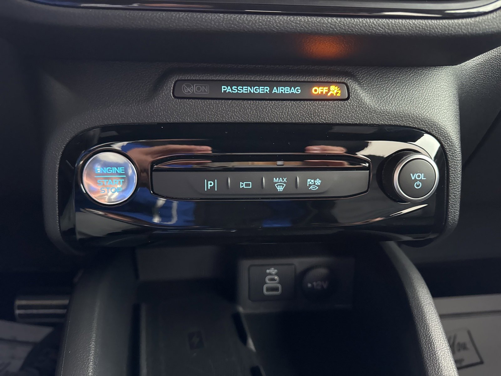 Certified 2024 Ford Escape ST-Line Elite w/ Premium Technology Package image 33