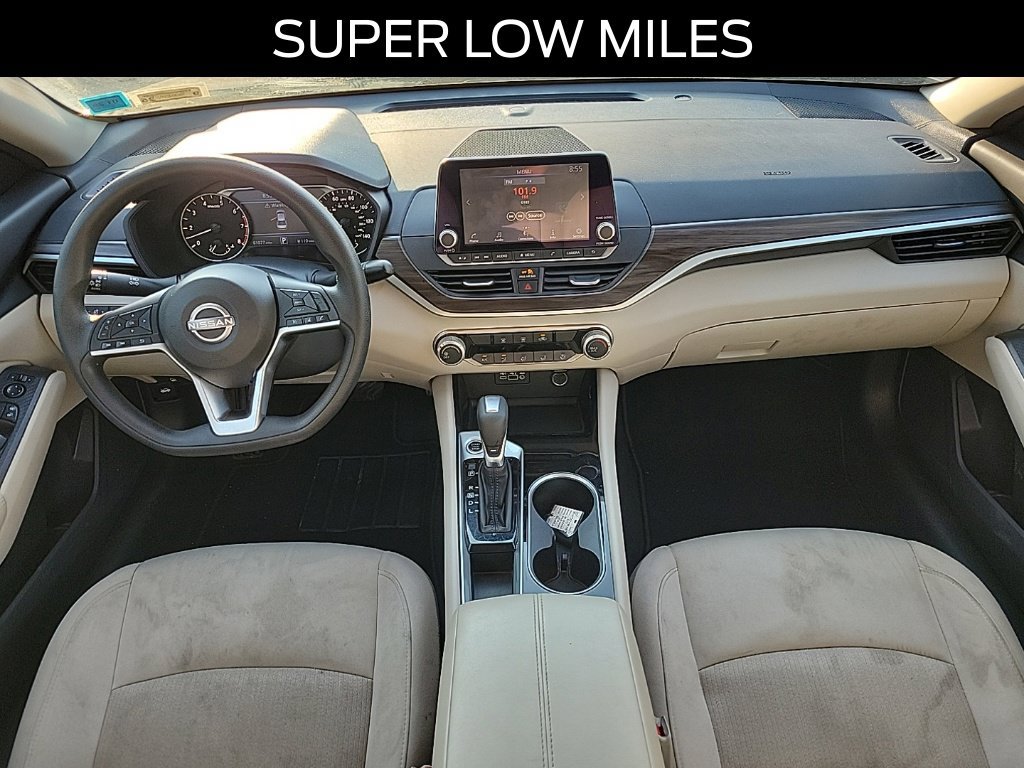 Used 2024 Nissan Altima 2.5 SV FWD image 8