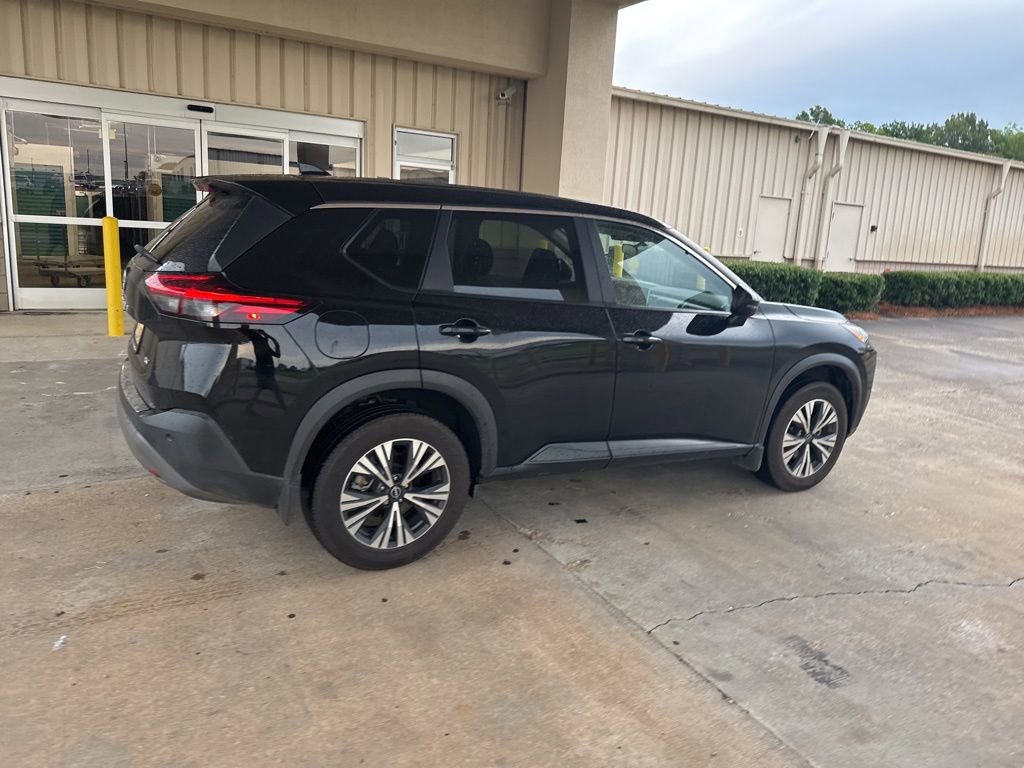 Used 2022 Nissan Rogue SV FWD image 13