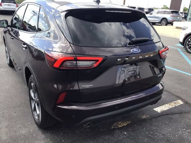 Certified 2023 Ford Escape ST-Line w/ Tech Pack #1 AWD/4WD image 5
