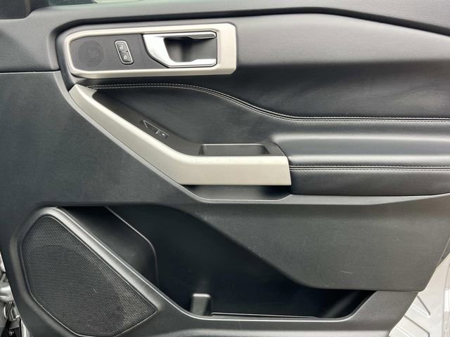 Certified 2022 Ford Explorer XLT w/ Equipment Group 202A image 25