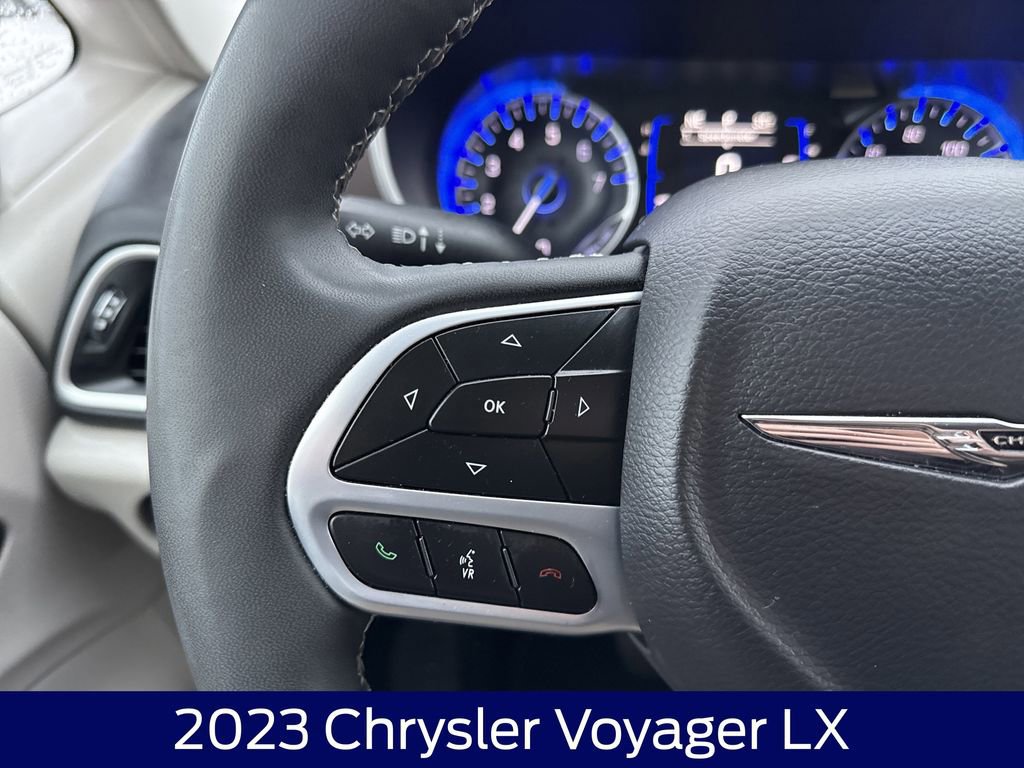 Used 2023 Chrysler Voyager LX image 21