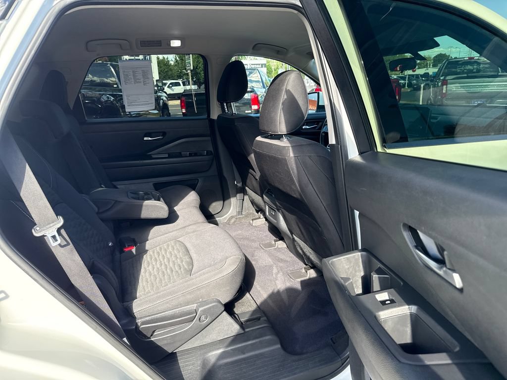 Used 2022 Nissan Pathfinder SV w/ SV Black Package FWD image 26