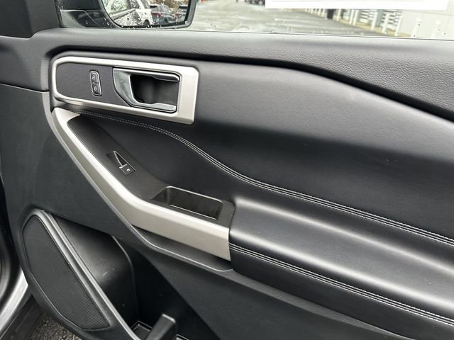 Certified 2022 Ford Explorer XLT w/ Equipment Group 202A image 36