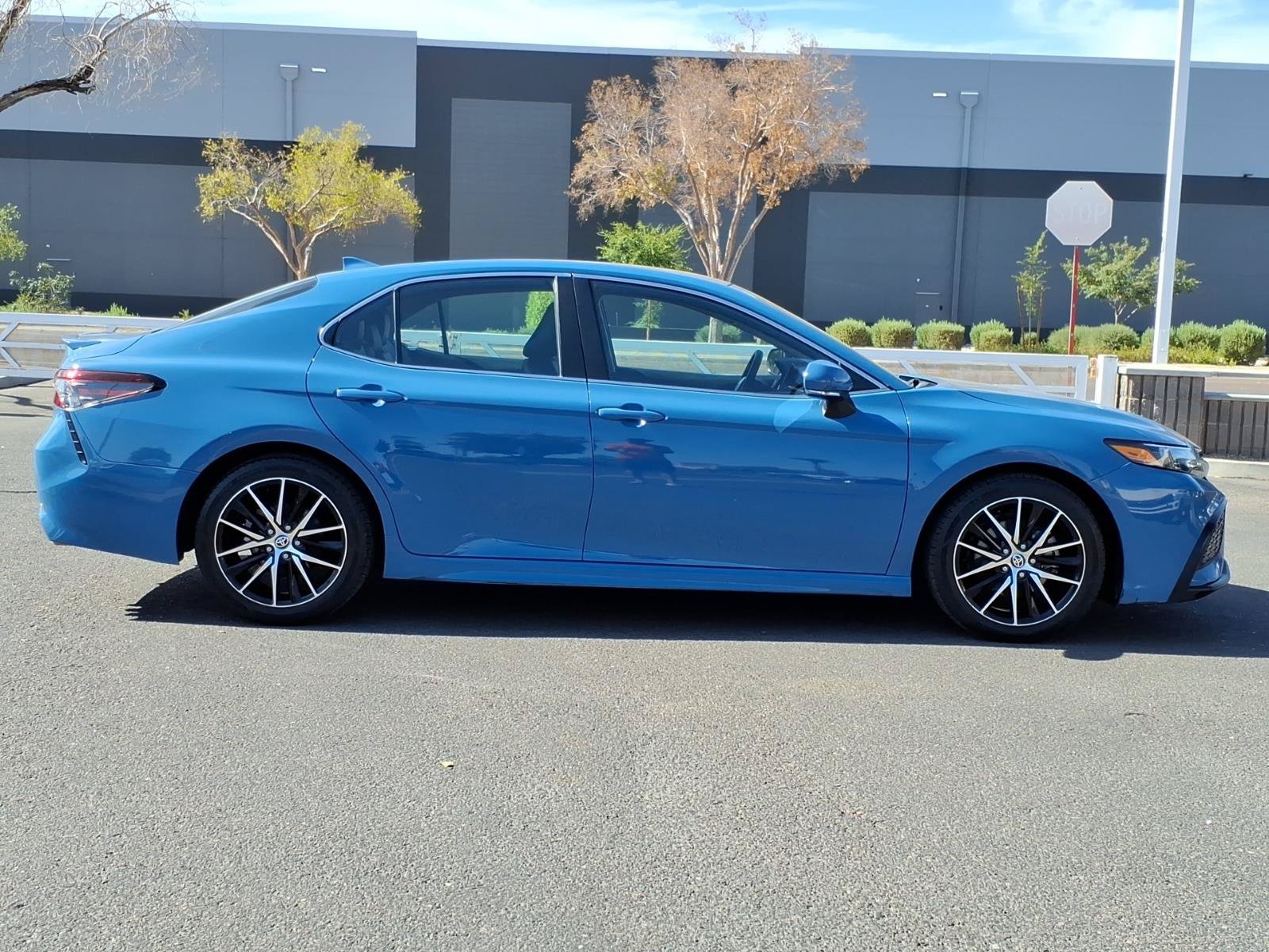 Used 2023 Toyota Camry SE w/ Convenience Package FWD image 6