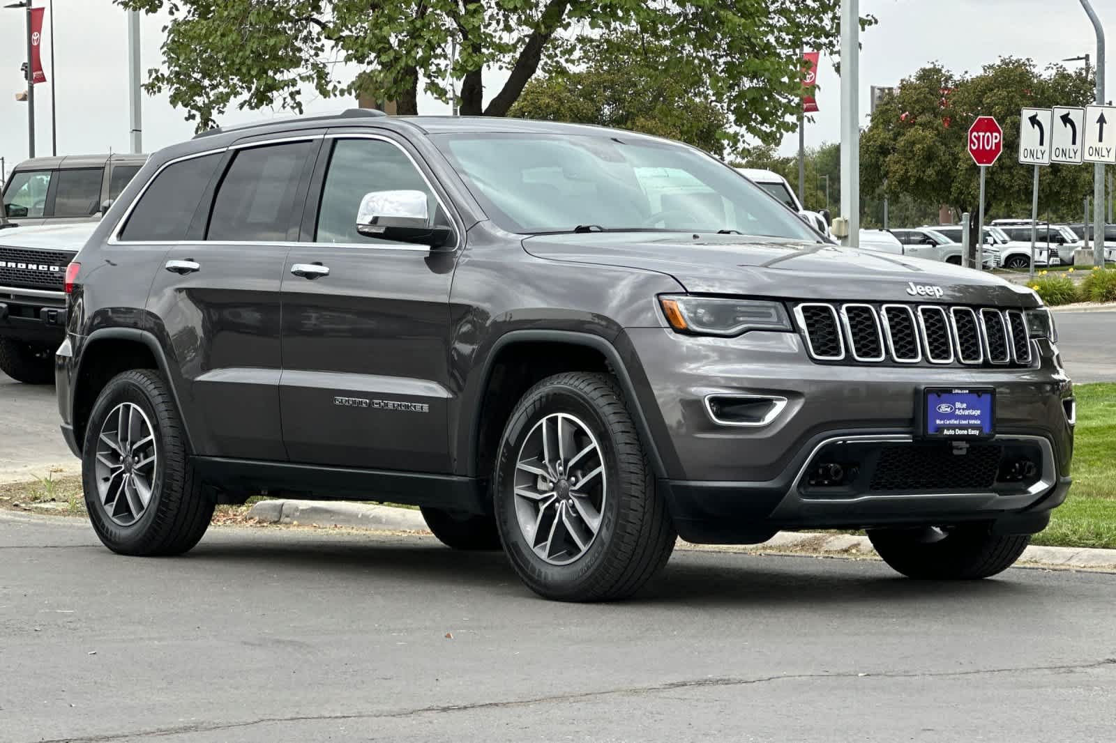 Used 2019 Jeep Grand Cherokee Limited w/ Luxury Group II AWD/4WD image 9