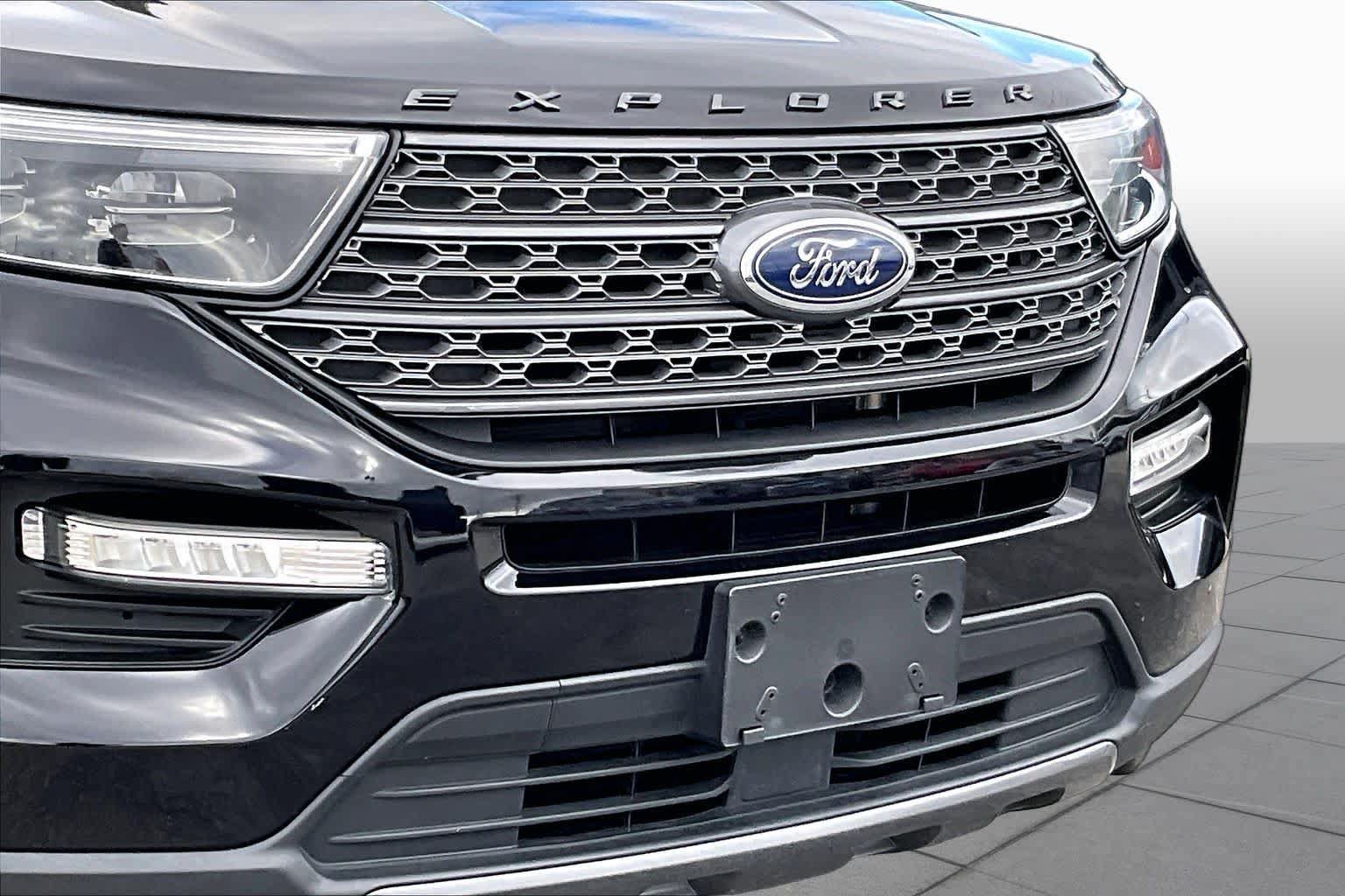 Certified 2023 Ford Explorer XLT RWD image 26