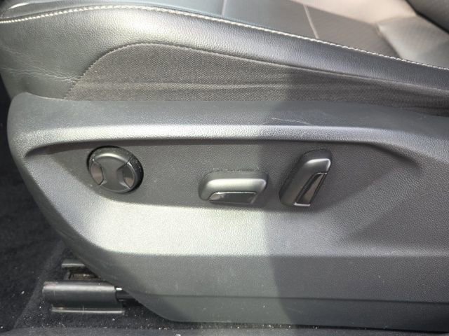 Used 2019 Volkswagen Tiguan SE AWD/4WD image 25