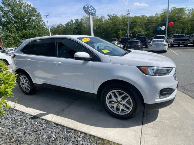 Certified 2022 Ford Edge SEL w/ Convenience Package AWD/4WD image 9