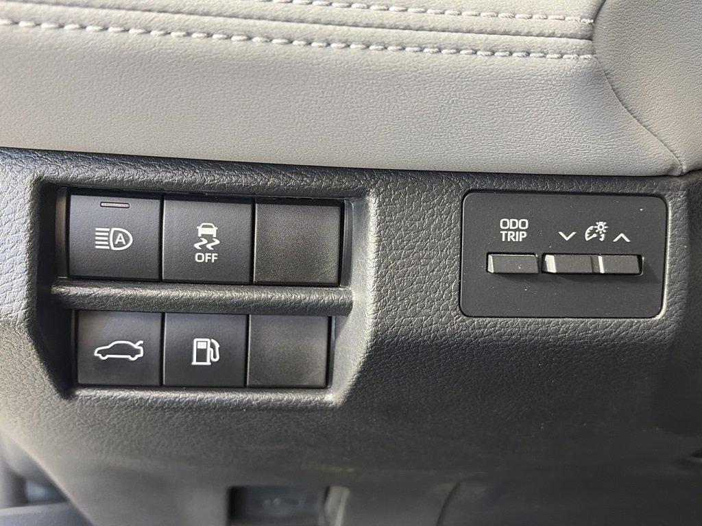 Used 2019 Toyota Avalon XSE image 24