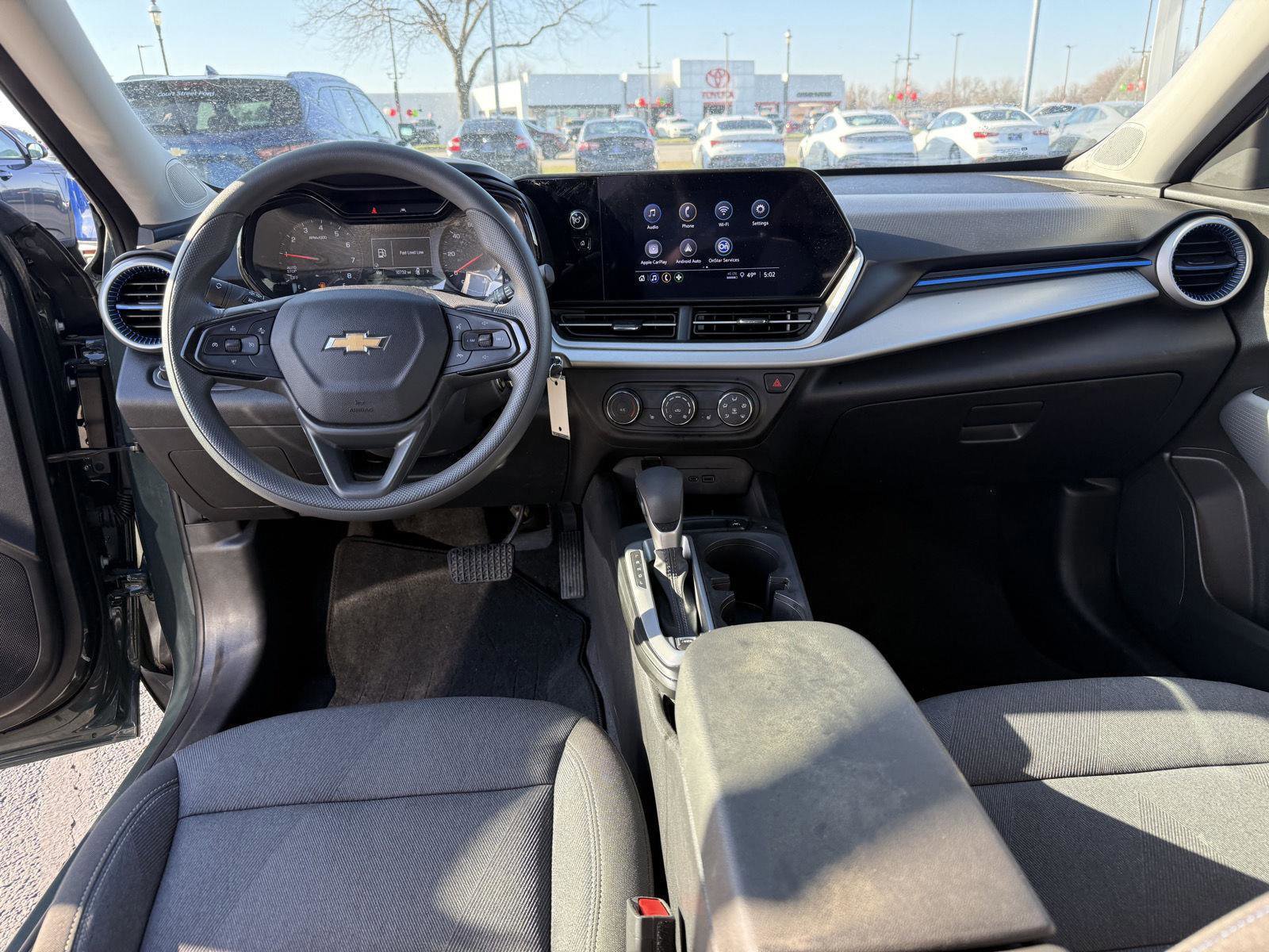 Used 2025 Chevrolet Trax LS w/ LS Convenience Package image 13