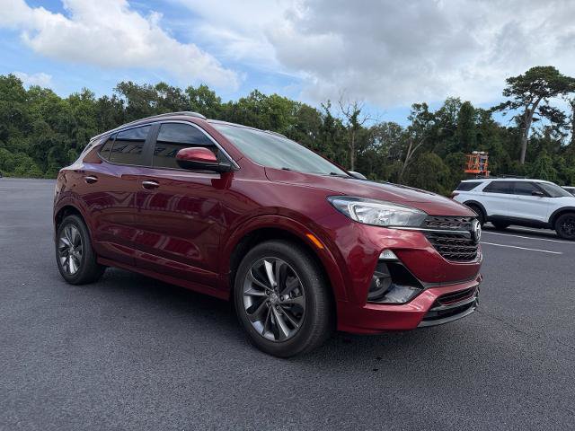 Used 2022 Buick Encore GX Select w/ Sport Touring Package FWD image 2