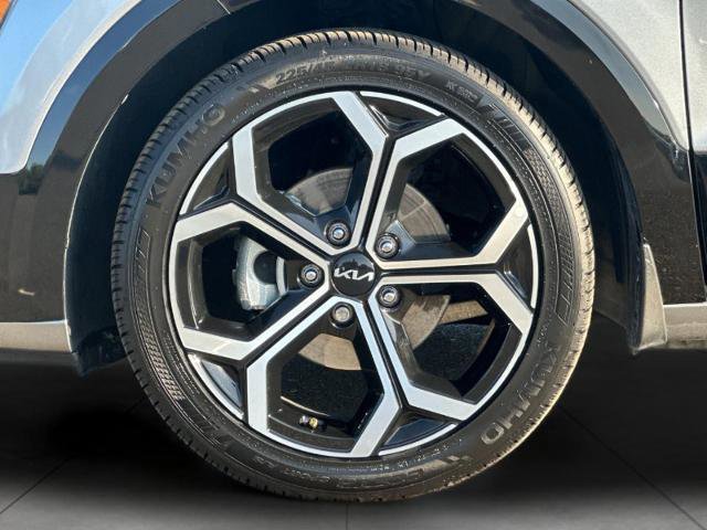 Used 2024 Kia Niro SX Touring image 25