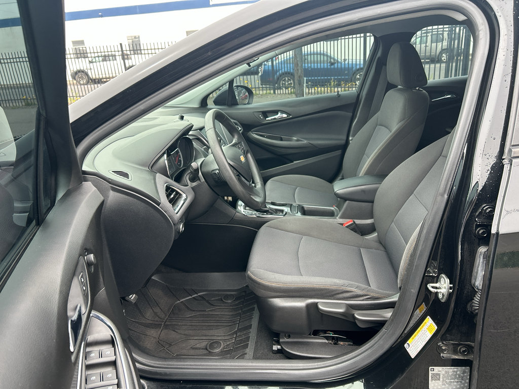 Used 2019 Chevrolet Cruze LS w/ LS Convenience Package FWD image 13