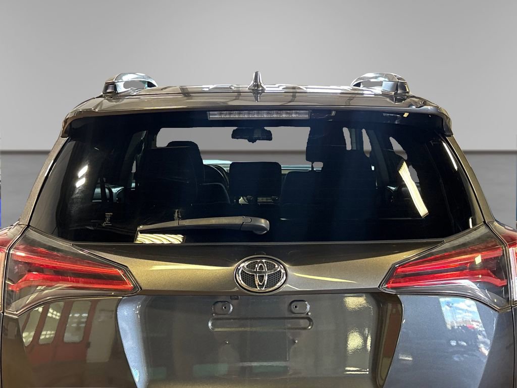 Used 2018 Toyota RAV4 XLE w/ Plus Extra Value Package image 5