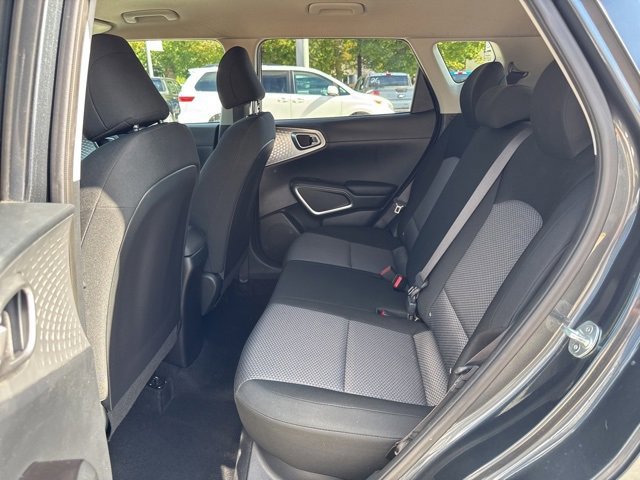 Used 2023 Kia Soul LX w/ LX Technology Package image 19