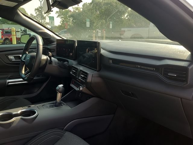 Certified 2025 Ford Mustang Coupe RWD image 16