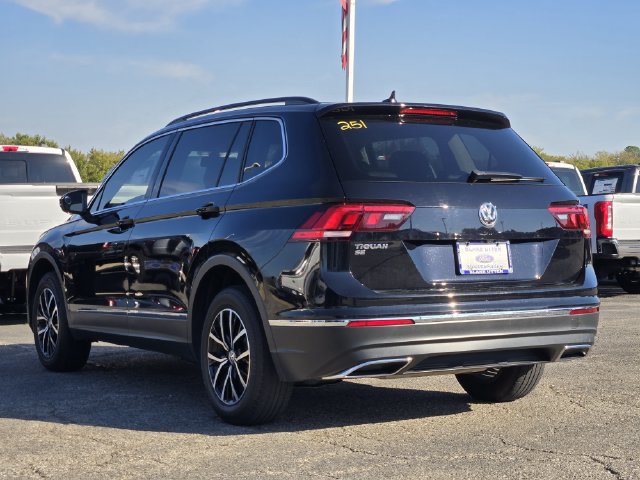 Used 2021 Volkswagen Tiguan SE w/ Panoramic Sunroof Package FWD image 5