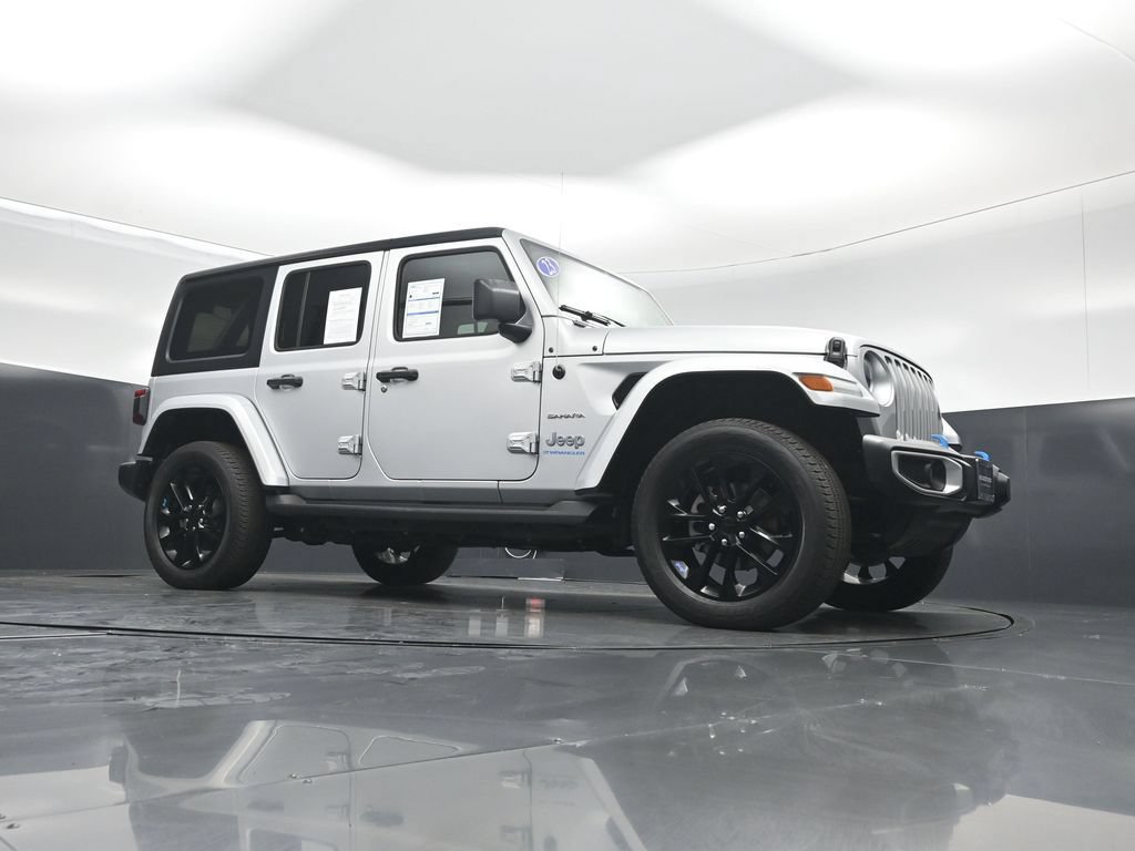 Used 2023 Jeep Wrangler Unlimited Sahara w/ Cold Weather Group AWD/4WD image 4