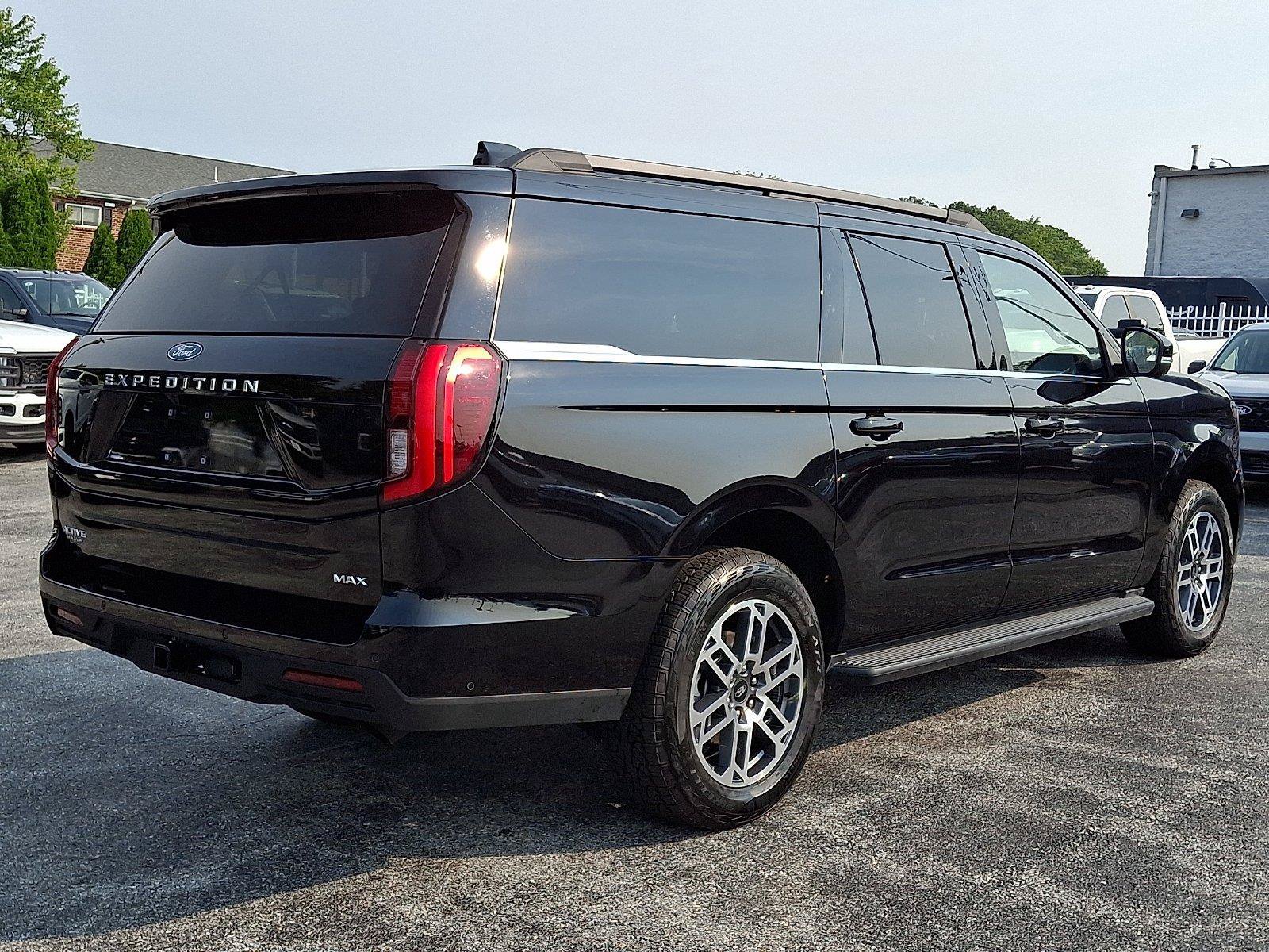Certified 2025 Ford Expedition Max Active AWD/4WD image 6
