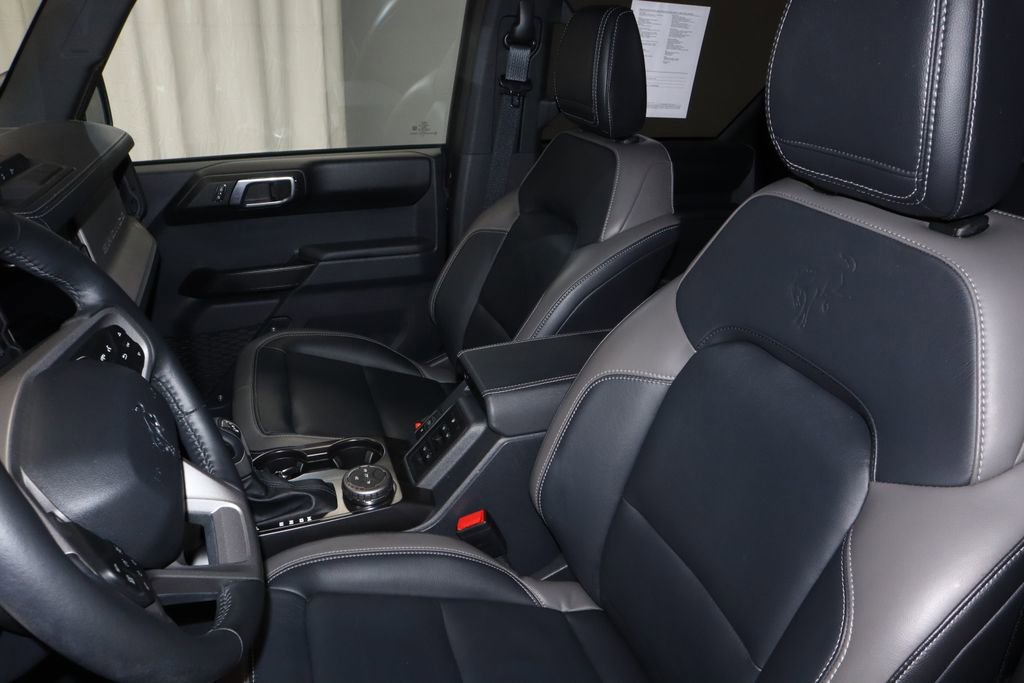 Certified 2025 Ford Bronco Outer Banks w/ Black Appearance Package AWD/4WD image 24