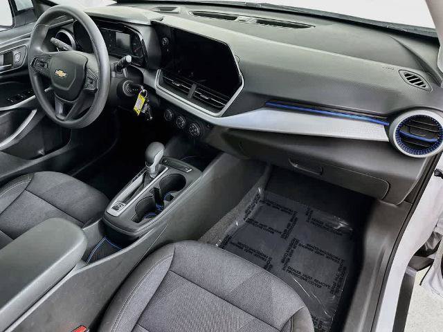 Used 2024 Chevrolet Trax LS w/ LS Convenience Package FWD image 30